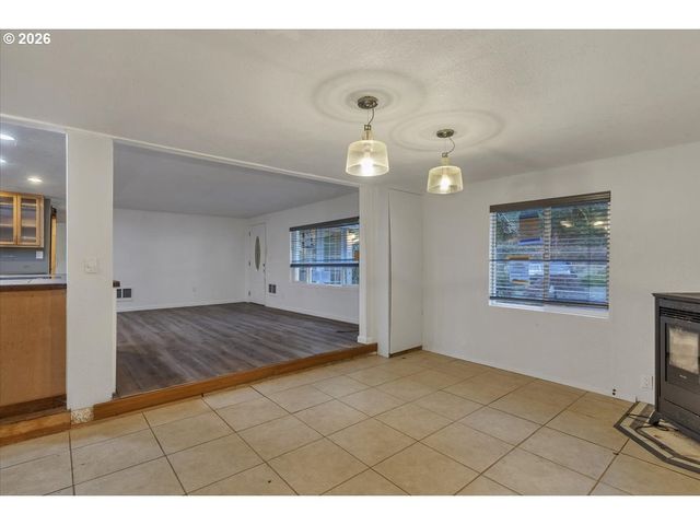 376 OLALLA Rd, Toledo, OR 97391