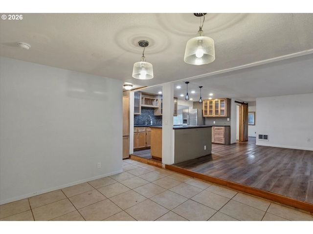 376 OLALLA Rd, Toledo, OR 97391