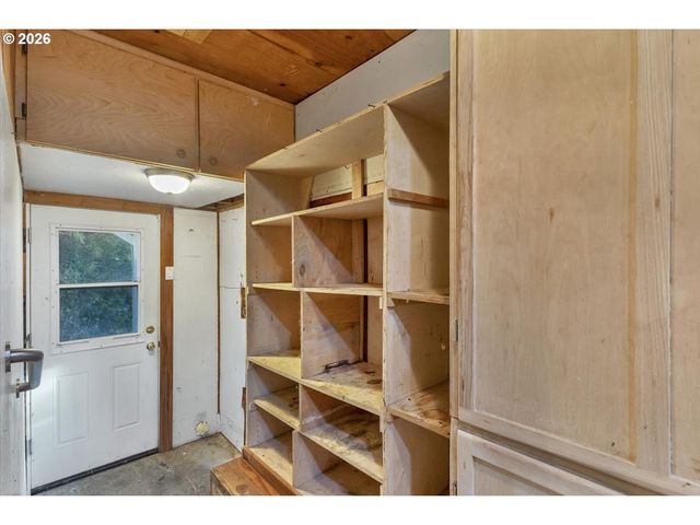 376 OLALLA Rd, Toledo, OR 97391