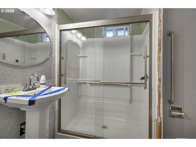 376 OLALLA Rd, Toledo, OR 97391