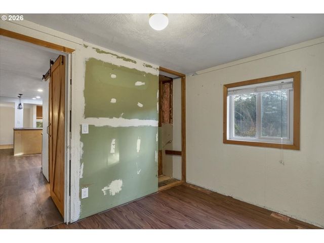 376 OLALLA Rd, Toledo, OR 97391