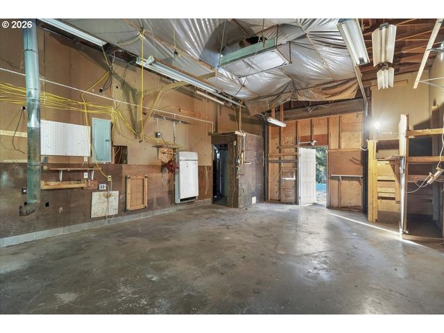 376 OLALLA Rd, Toledo, OR 97391