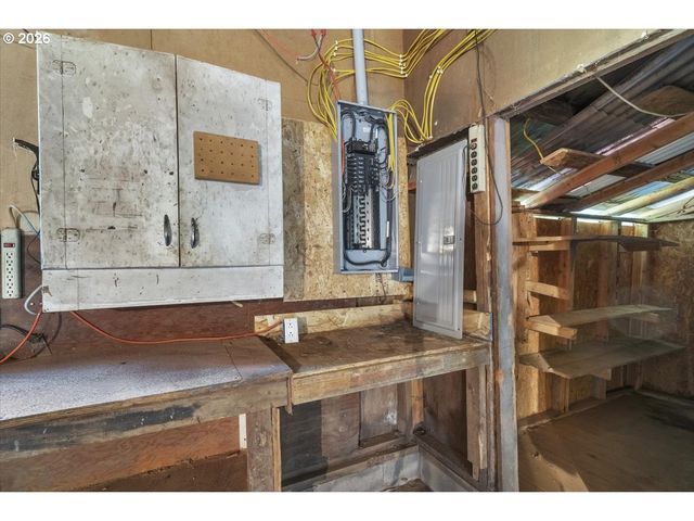 376 OLALLA Rd, Toledo, OR 97391