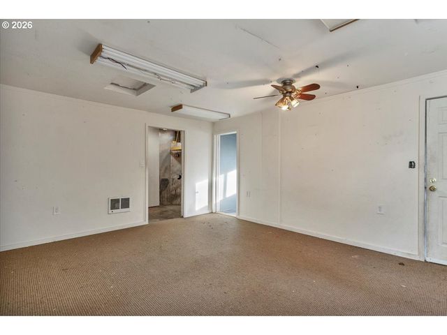 376 OLALLA Rd, Toledo, OR 97391