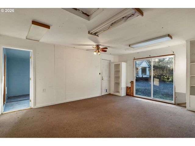 376 OLALLA Rd, Toledo, OR 97391