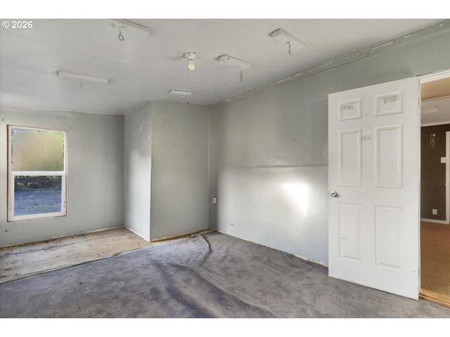 376 OLALLA Rd, Toledo, OR 97391