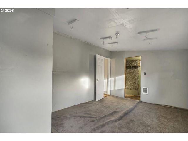 376 OLALLA Rd, Toledo, OR 97391