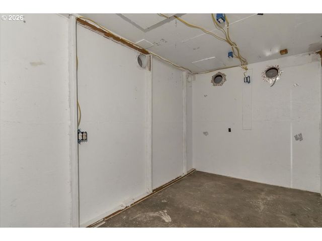 376 OLALLA Rd, Toledo, OR 97391