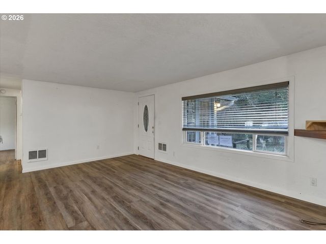 376 OLALLA Rd, Toledo, OR 97391