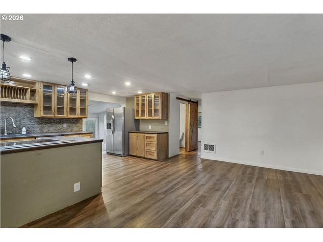 376 OLALLA Rd, Toledo, OR 97391