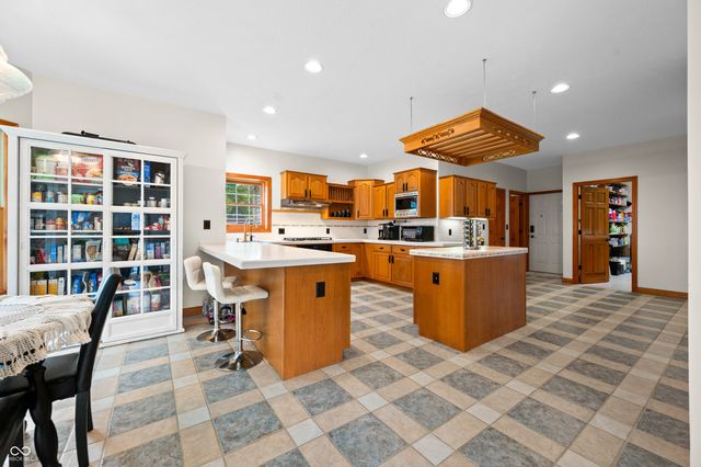 15411 N State Road 9, Hope, IN 47246