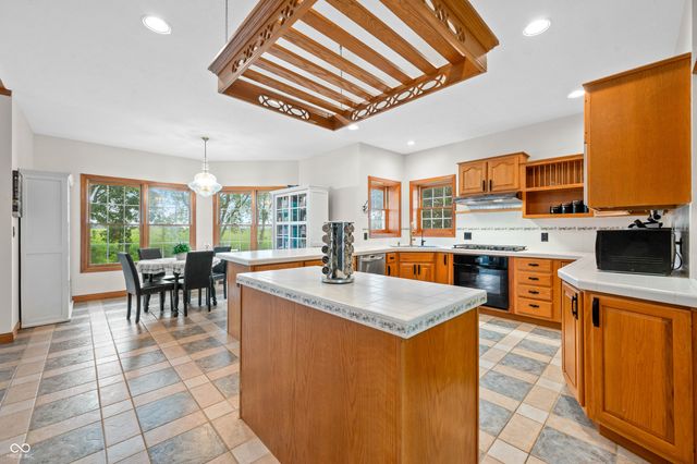 15411 N State Road 9, Hope, IN 47246