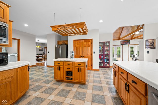 15411 N State Road 9, Hope, IN 47246