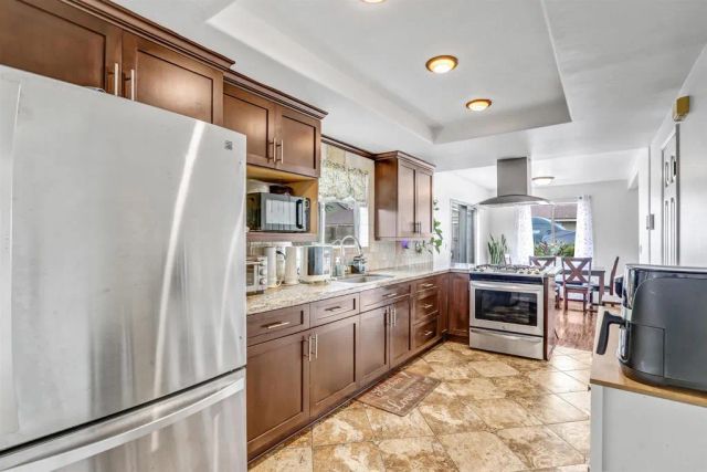 818 Hollister Street B, San Diego, CA 92154