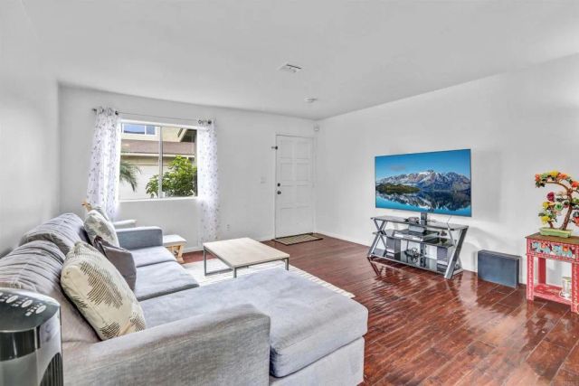 818 Hollister Street B, San Diego, CA 92154