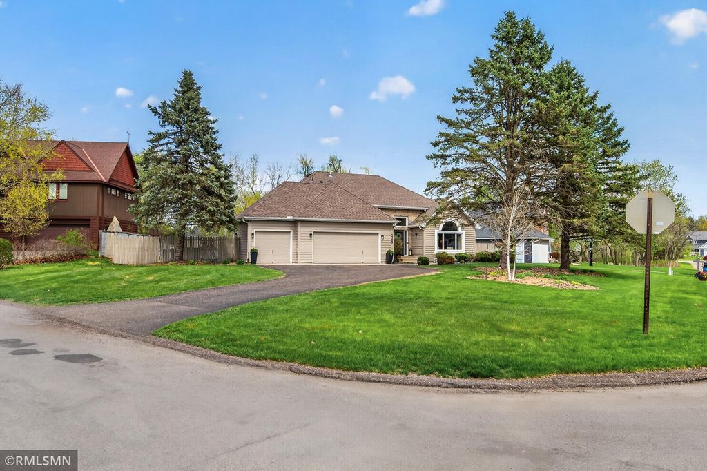 1703 Anderlie Lane W, White Bear Twp, MN 55110
