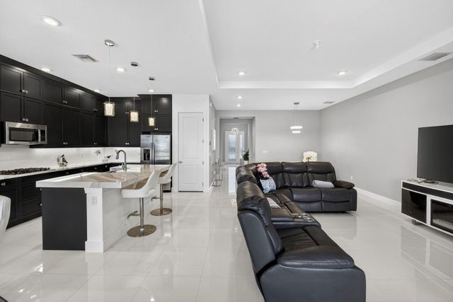 15798 Cresswind Place, Loxahatchee, FL 33470