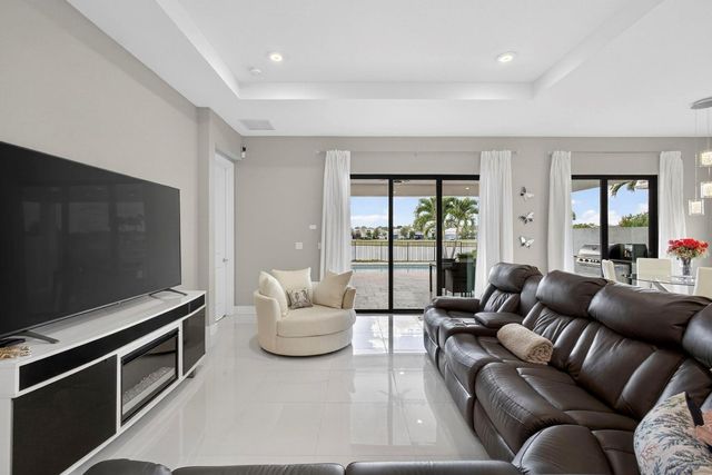 15798 Cresswind Place, Loxahatchee, FL 33470