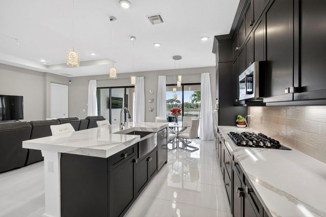 15798 Cresswind Place, Loxahatchee, FL 33470