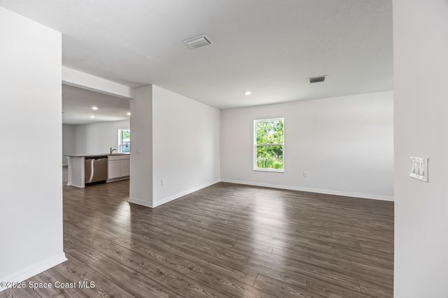 543 Lafayette Street SW, Palm Bay, FL 32908