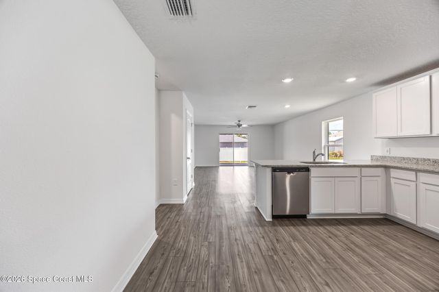 543 Lafayette Street SW, Palm Bay, FL 32908