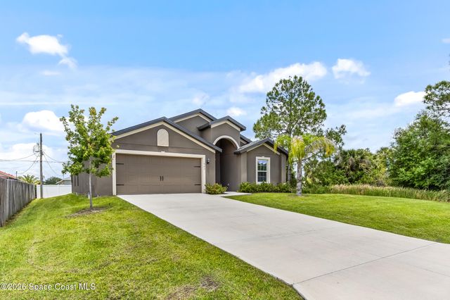 543 Lafayette Street SW, Palm Bay, FL 32908
