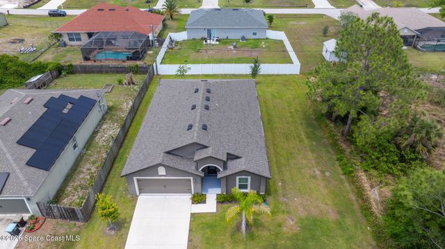 543 Lafayette Street SW, Palm Bay, FL 32908