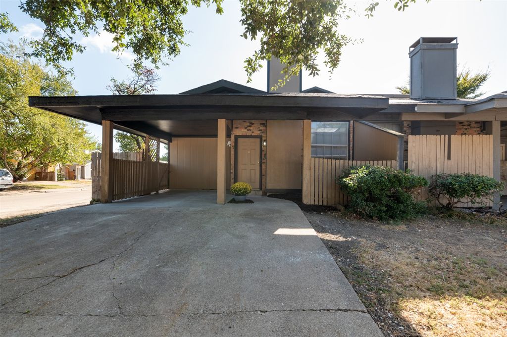 2612 Nina Circle, Grand Prairie, TX 75052 — photo 2