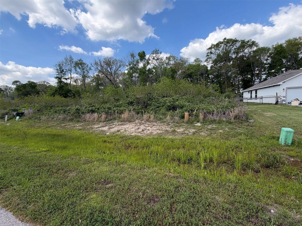 56 County Road 6615, Dayton, TX 77535