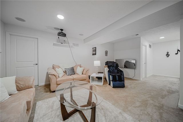 5148 Dayflower Drive, Tipp City, OH 45371