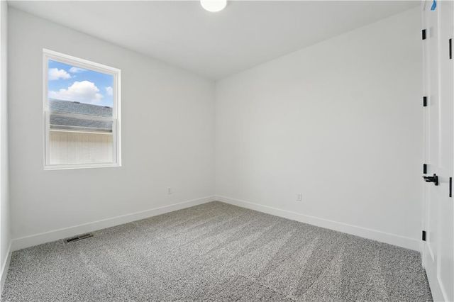 1432 N 162nd Terrace, Basehor, KS 66007