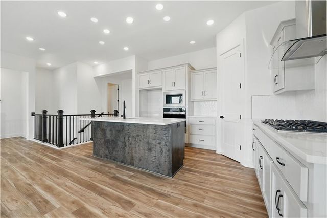 1432 N 162nd Terrace, Basehor, KS 66007