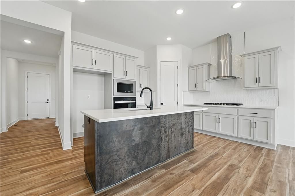 1432 N 162nd Terrace, Basehor, KS 66007