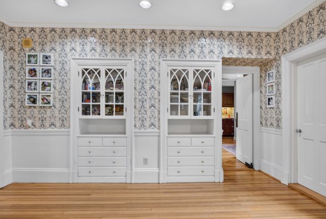 141 Chestnut St, Gardner, MA 01440