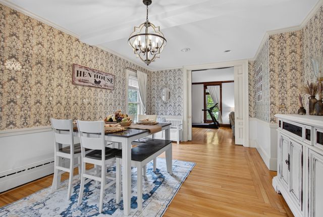 141 Chestnut St, Gardner, MA 01440