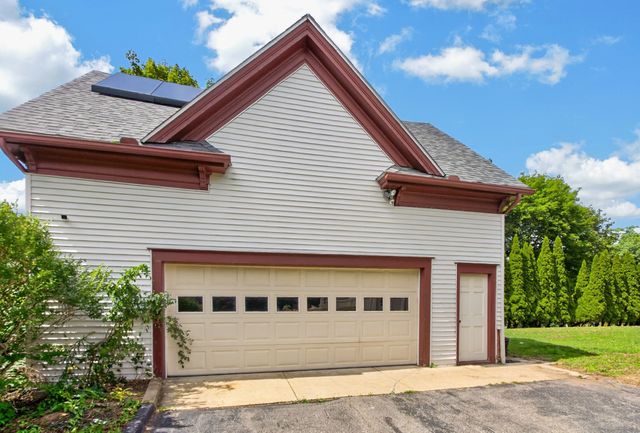 141 Chestnut St, Gardner, MA 01440