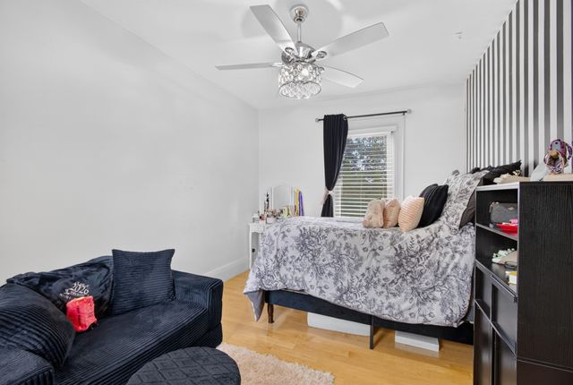 141 Chestnut St, Gardner, MA 01440