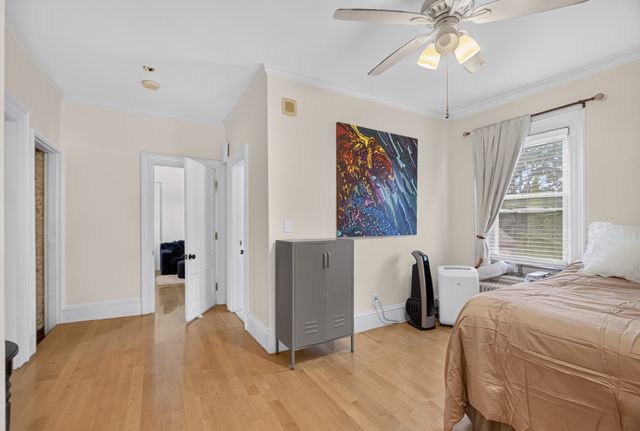 141 Chestnut St, Gardner, MA 01440