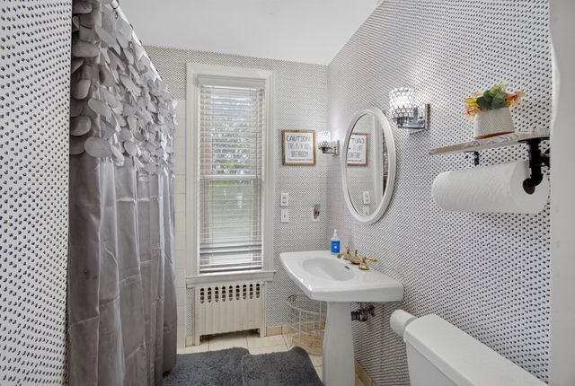 141 Chestnut St, Gardner, MA 01440
