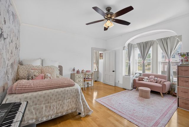 141 Chestnut St, Gardner, MA 01440