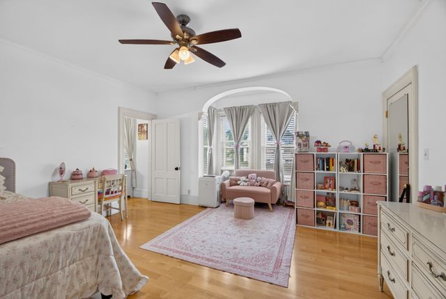 141 Chestnut St, Gardner, MA 01440