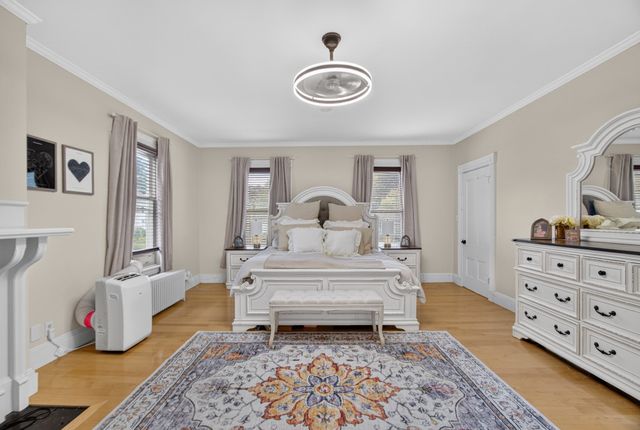 141 Chestnut St, Gardner, MA 01440