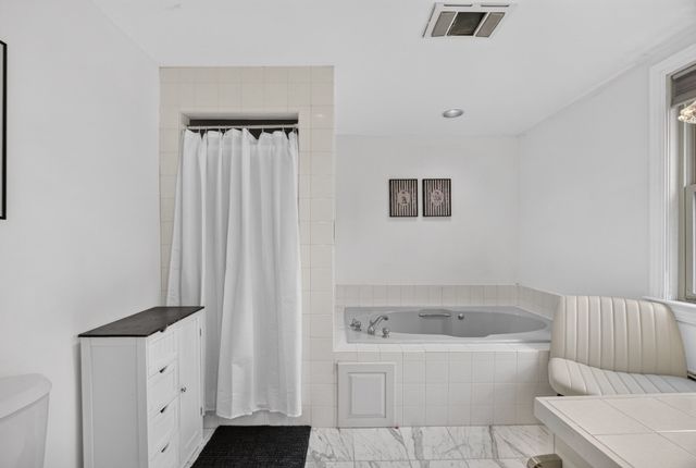 141 Chestnut St, Gardner, MA 01440