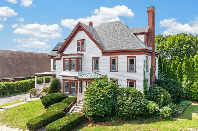 141 Chestnut St, Gardner, MA 01440