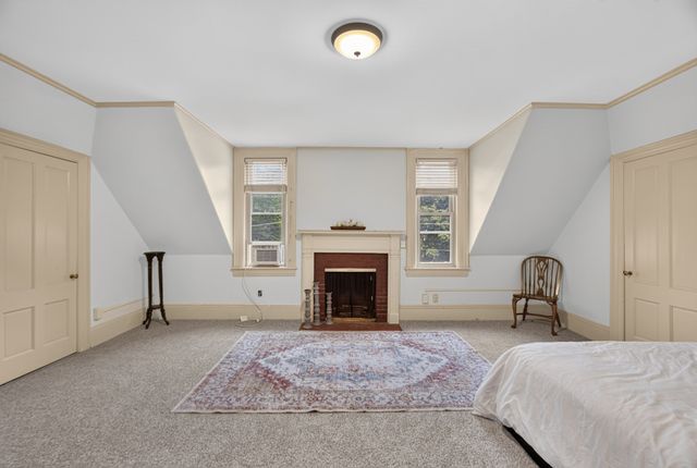 141 Chestnut St, Gardner, MA 01440
