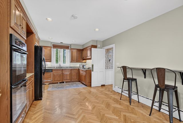 141 Chestnut St, Gardner, MA 01440