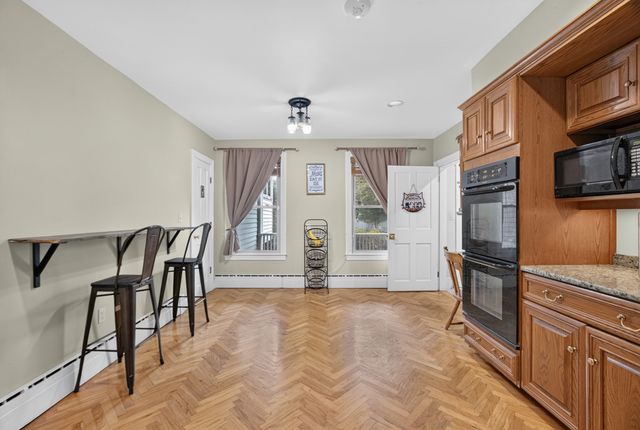 141 Chestnut St, Gardner, MA 01440