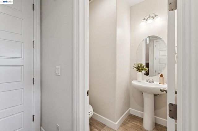 258 Benmore Dr, Hayward, CA 94542