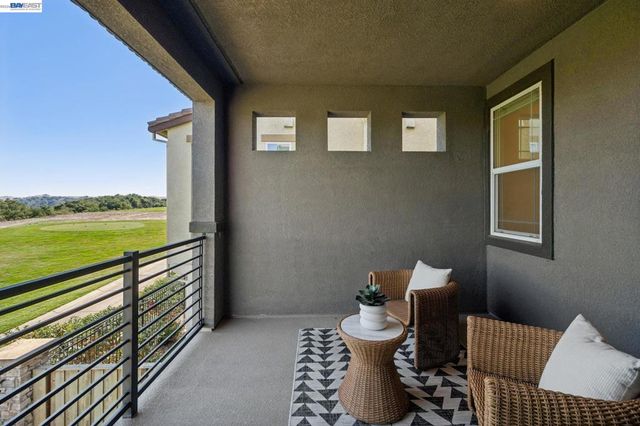 258 Benmore Dr, Hayward, CA 94542