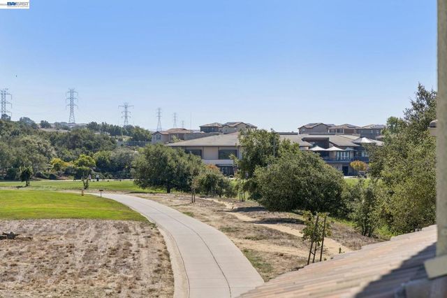 258 Benmore Dr, Hayward, CA 94542